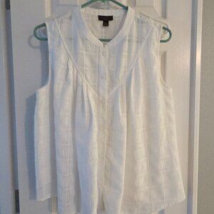 Current Air white sleeveless pleated blouse